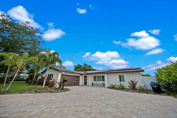 5119 Venetian Blvd listing photo 9