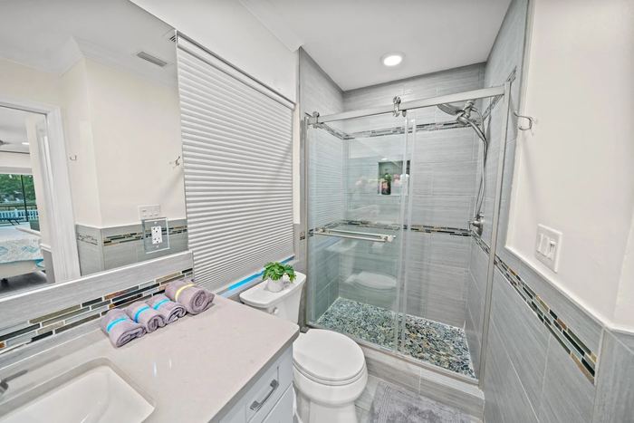 5119 Venetian Blvd listing photo 28