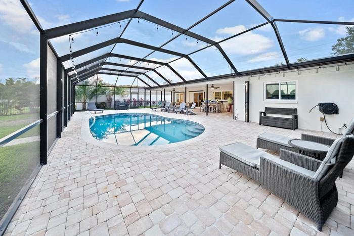 5119 Venetian Blvd listing photo 38