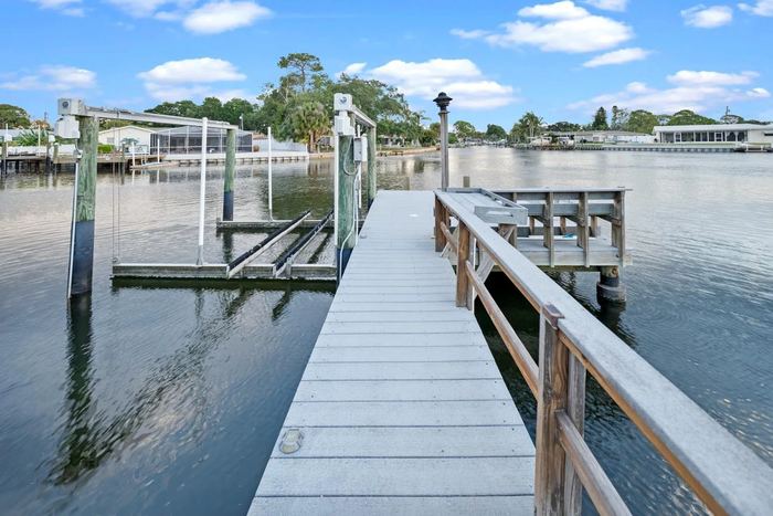 5119 Venetian Blvd listing photo 40