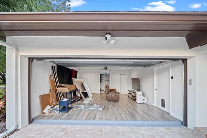 5119 Venetian Blvd listing photo 42